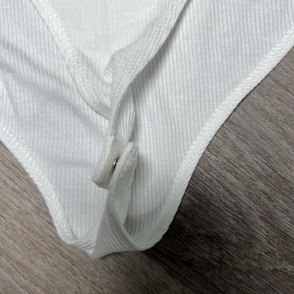 White long sleeve ribbed bodysuit - Picture 5 of 8